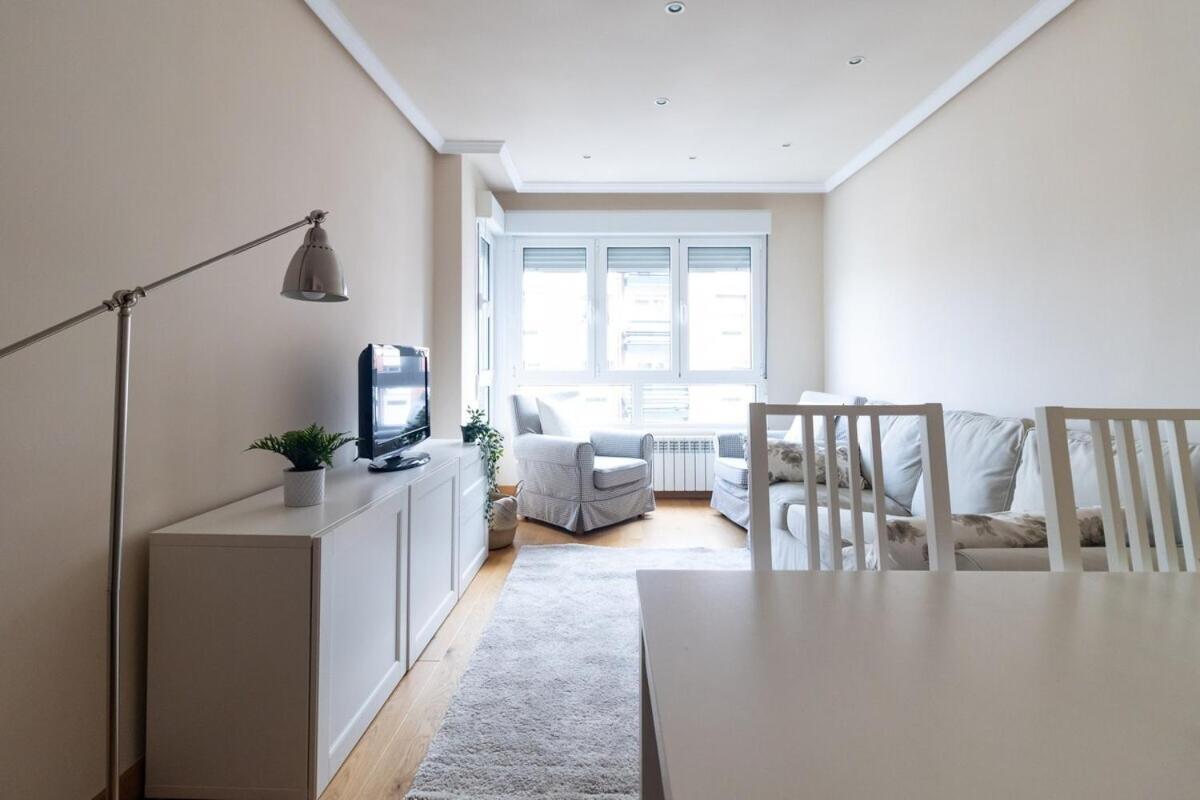 Apartamento Centro Gijon Con Parking Apartment ภายนอก รูปภาพ