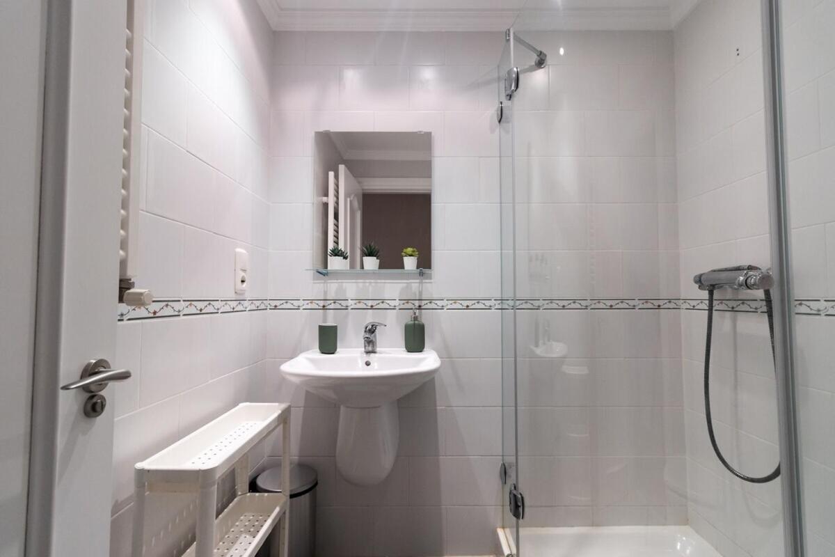 Apartamento Centro Gijon Con Parking Apartment ภายนอก รูปภาพ